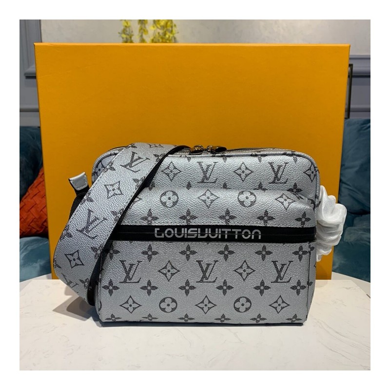 Louis Vuitton Monogram Messenger PM M43843