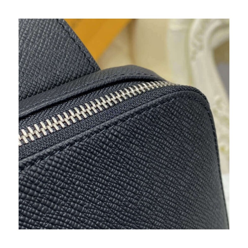 Louis Vuitton Avenue Sling Bag M30701