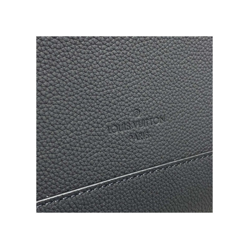 Louis Vuitton Grained Calf Leather Messenger M57080