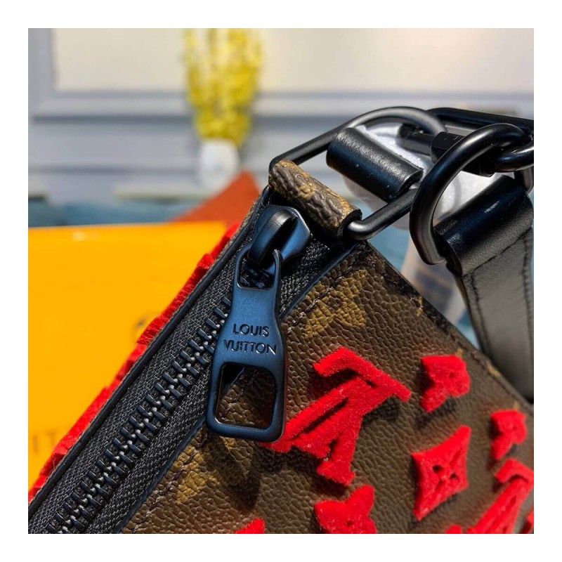 Louis Vuitton lv Triangle Messenger M45078 M45070