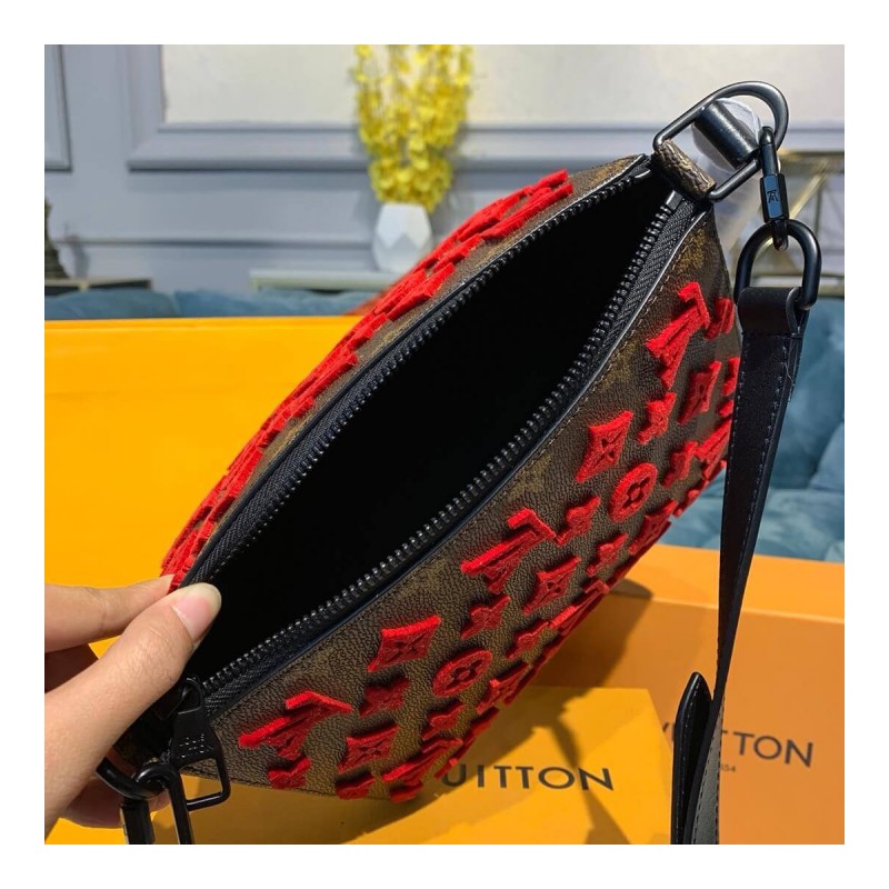 Louis Vuitton lv Triangle Messenger M45078 M45070