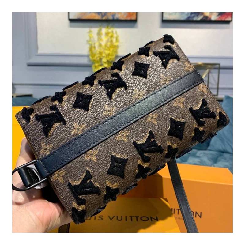 Louis Vuitton lv Triangle Messenger M45078 M45070
