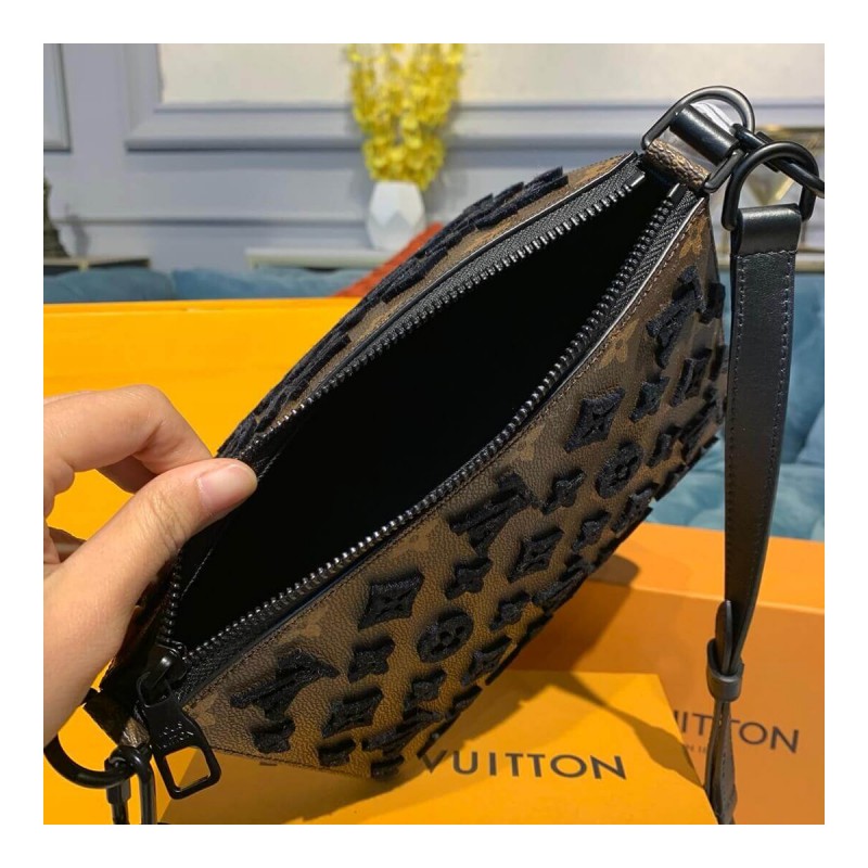 Louis Vuitton lv Triangle Messenger M45078 M45070
