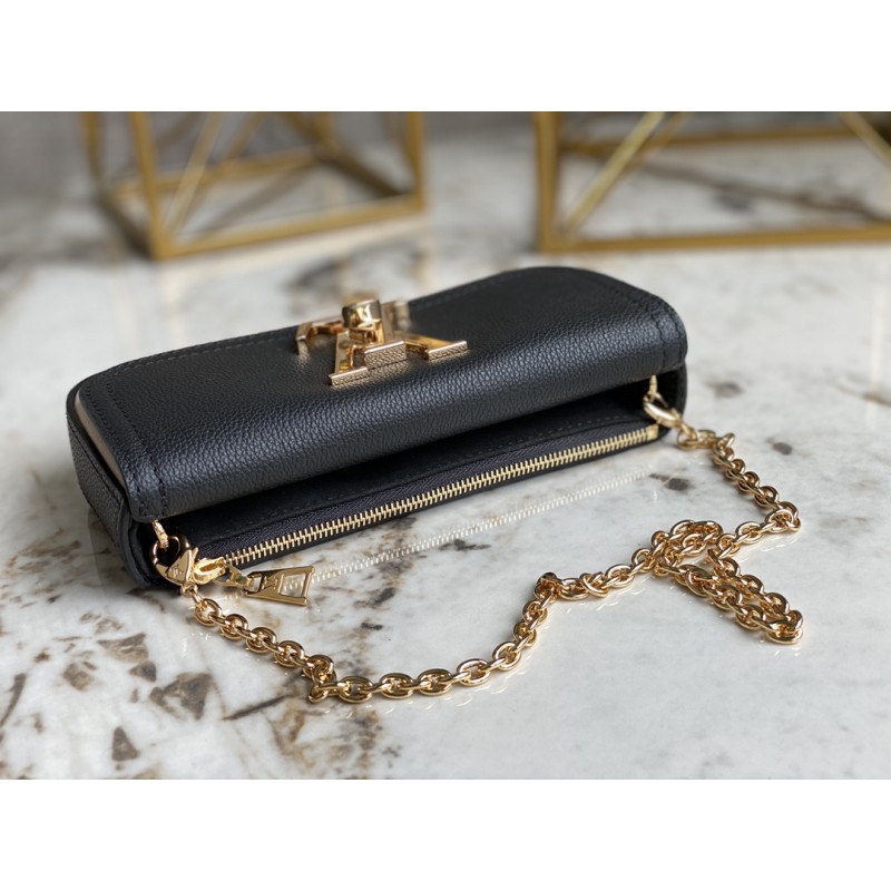 LouisVuitton M80898  LOCKME POUCH