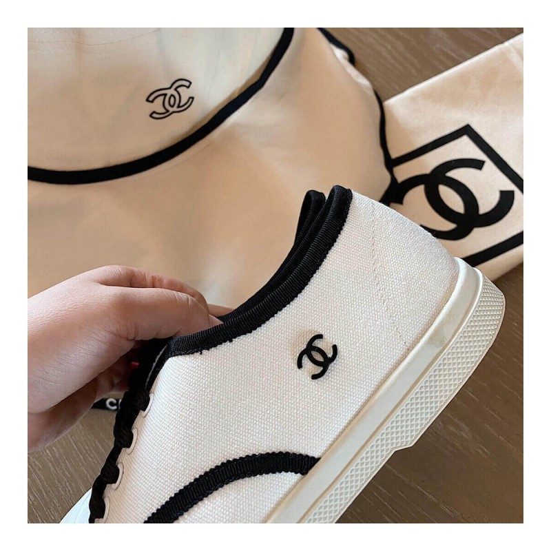 Chanel Vintage Lace-Ups G36141