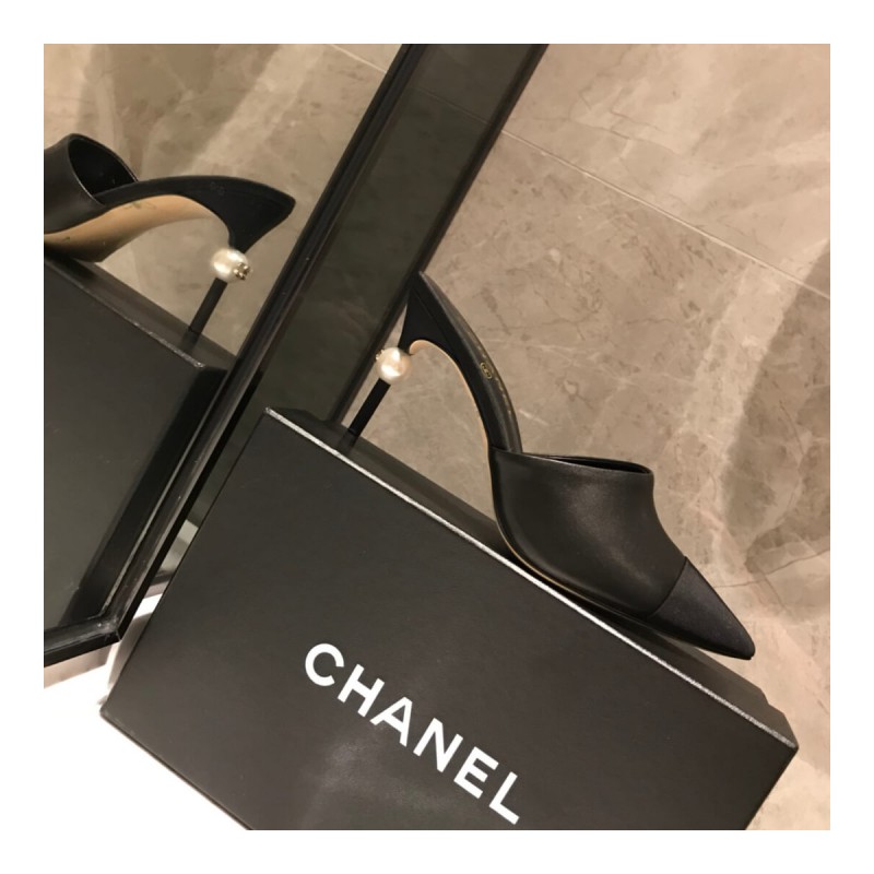 Chanel Pearl Mules G383421
