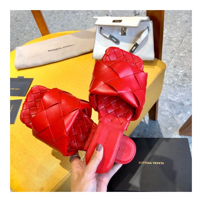 Bottega Veneta Padded Flat Sandals 609105