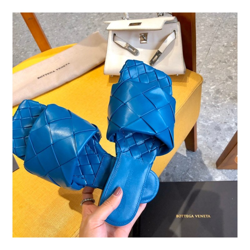 Bottega Veneta Padded Flat Sandals 609105