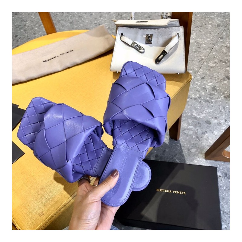 Bottega Veneta Padded Flat Sandals 609105