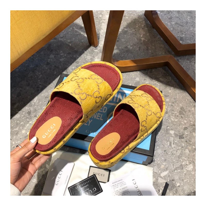 Gucci Original GG Canvas Slide Sandals 573018