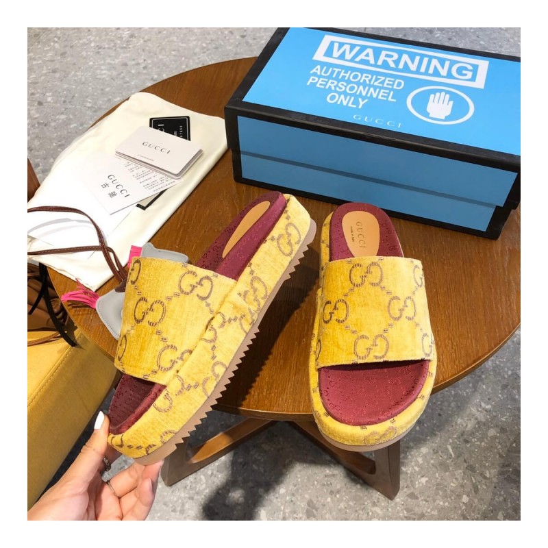 Gucci Original GG Canvas Slide Sandals 573018