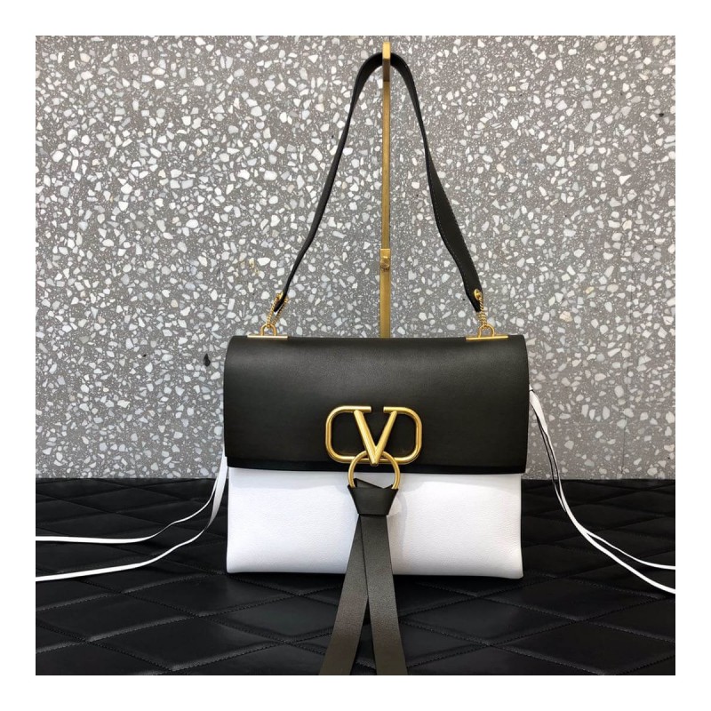 Valentino Garavani Medium Vring Smooth Calfskin Shoulder Bag 0002