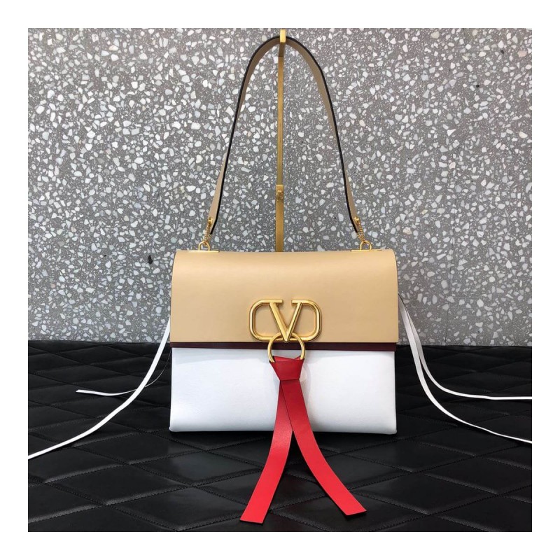 Valentino Garavani Medium Vring Smooth Calfskin Shoulder Bag 0002