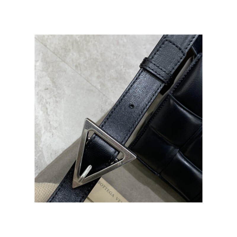 Bottega Veneta Padded Cassette Bag 591970