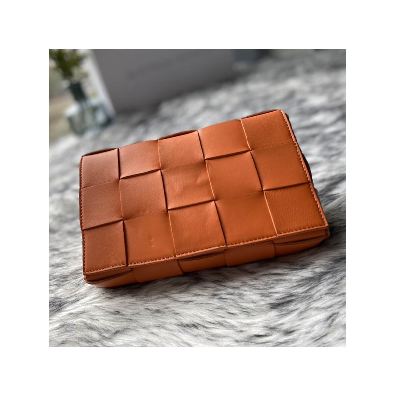 Bottega Veneta Maxi Weave Cassette Bag 578004