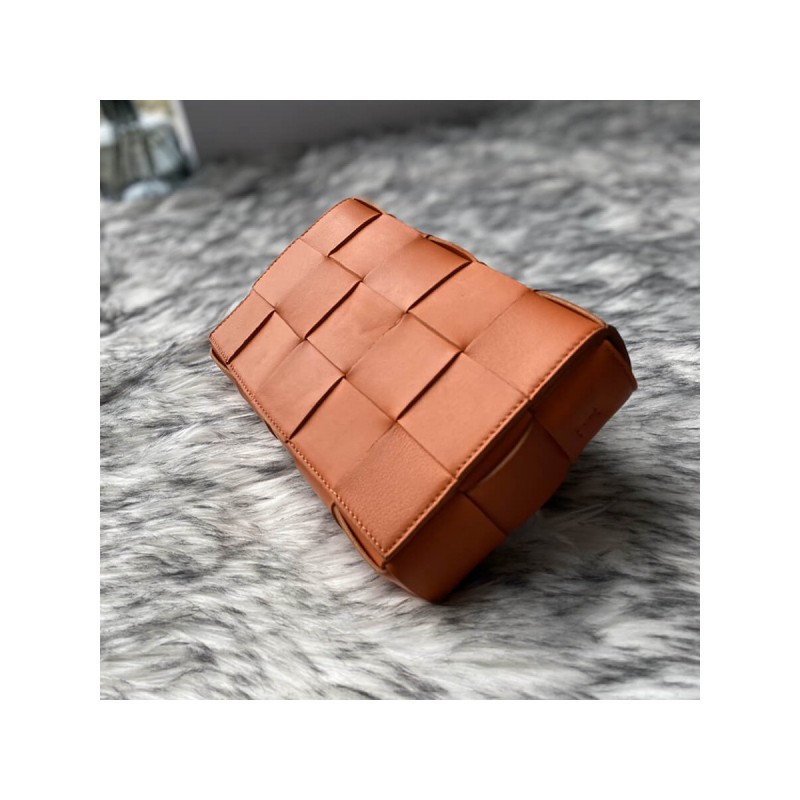 Bottega Veneta Maxi Weave Cassette Bag 578004