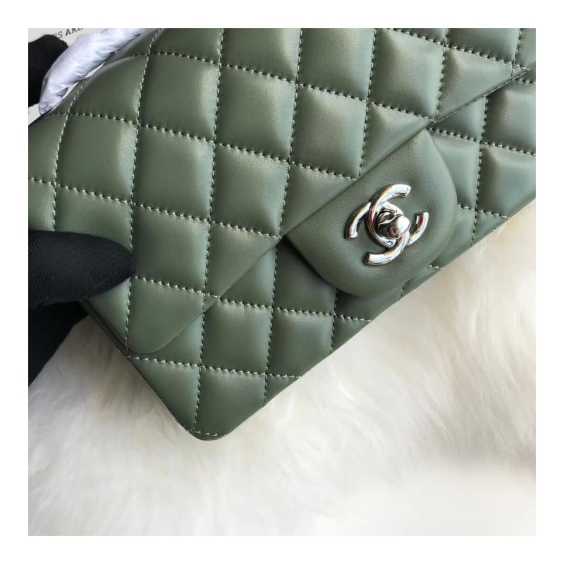Chanel Lambskin 20cm Classic Flap Bag 1116