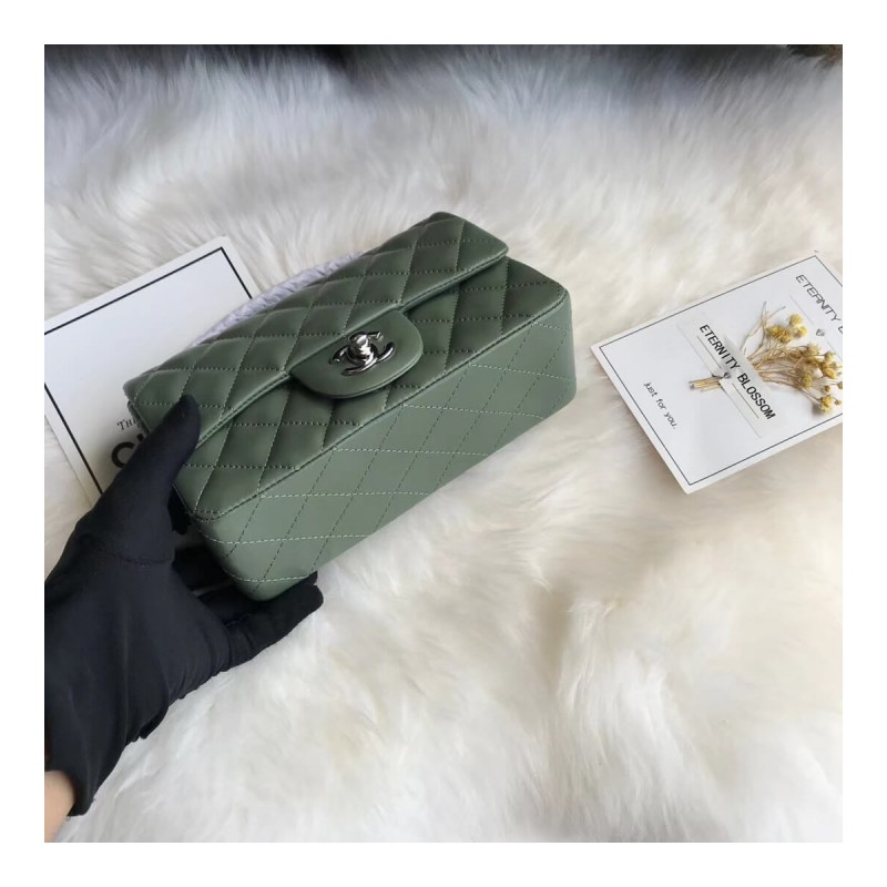 Chanel Lambskin 20cm Classic Flap Bag 1116