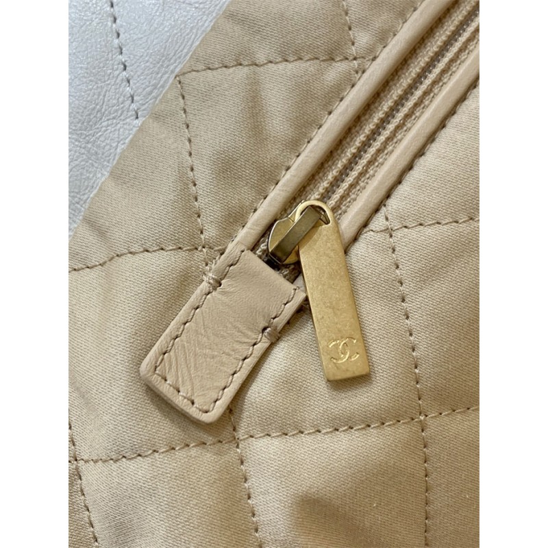 Chanel 22 Small Handbag AS3260White02