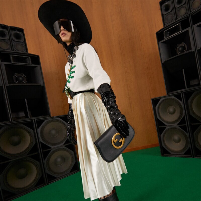 Gucci Blondie shoulder bag in Black leather 699268 UXX0G 1000