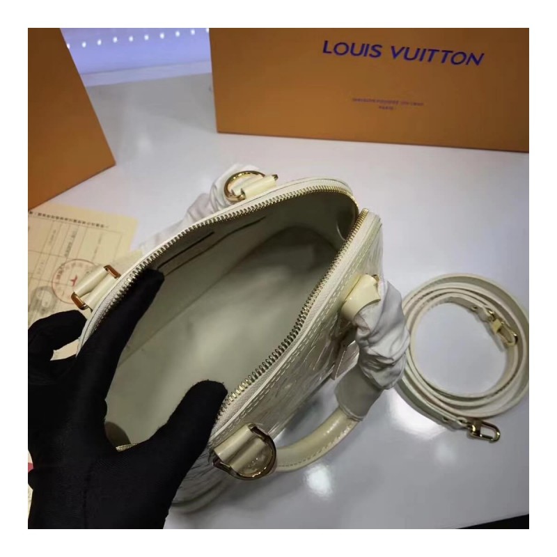 Louis Vuitton Monogram Vernis Alma BB M50415