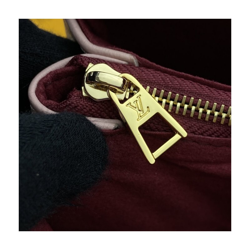 Louis Vuitton Coussin PM M59276 Pink