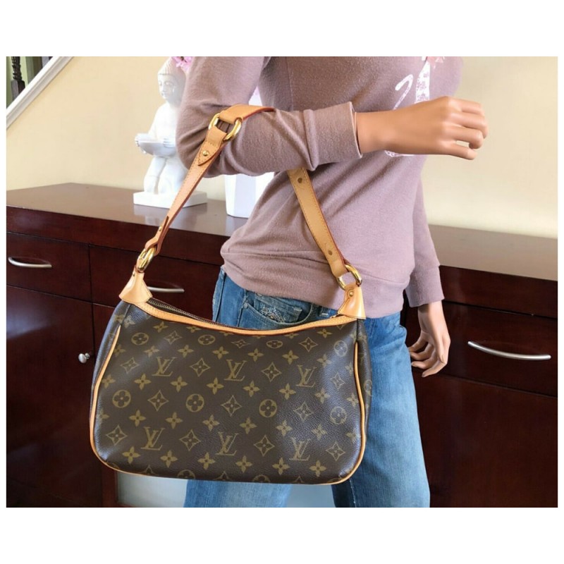 Louis Vuitton Tikal GM Shoulder Bag M40077