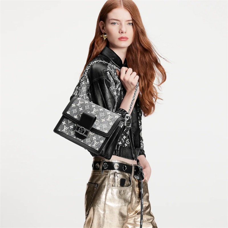 Louis Vuitton Dauphine MM Autres Toiles Monogram Handbag M21458