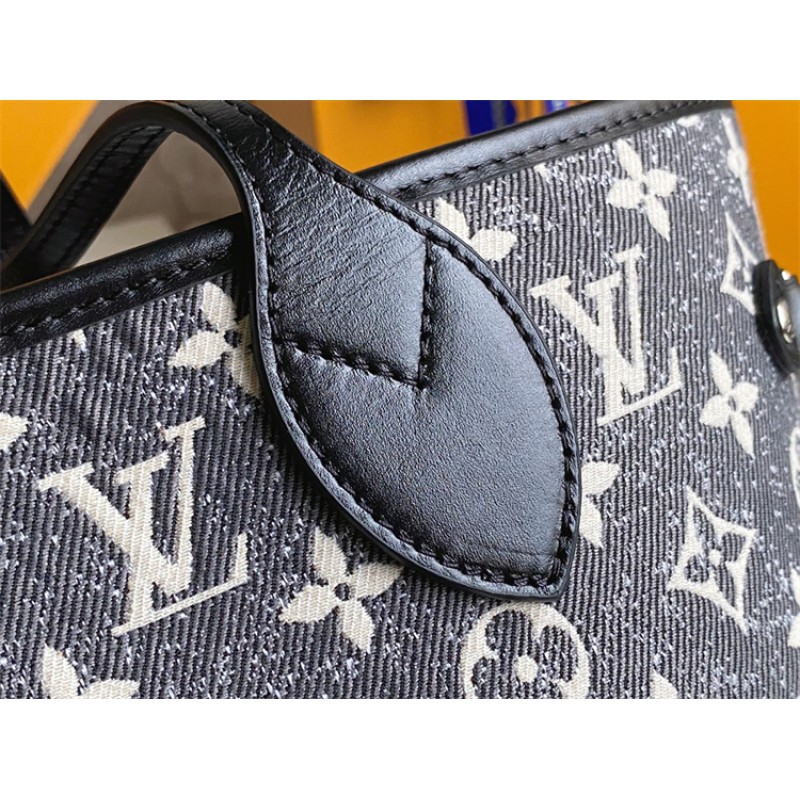 Louis Vuitton Neverfull MM Autres Toiles Monogram Handbag M21465