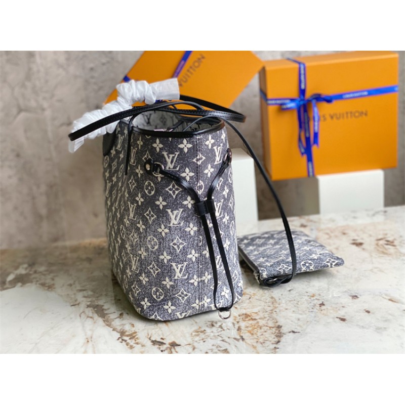 Louis Vuitton Neverfull MM Autres Toiles Monogram Handbag M21465