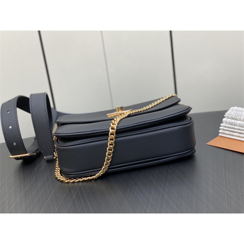 Louis Vuitton Oxford Lockme Leather Handbag M22735