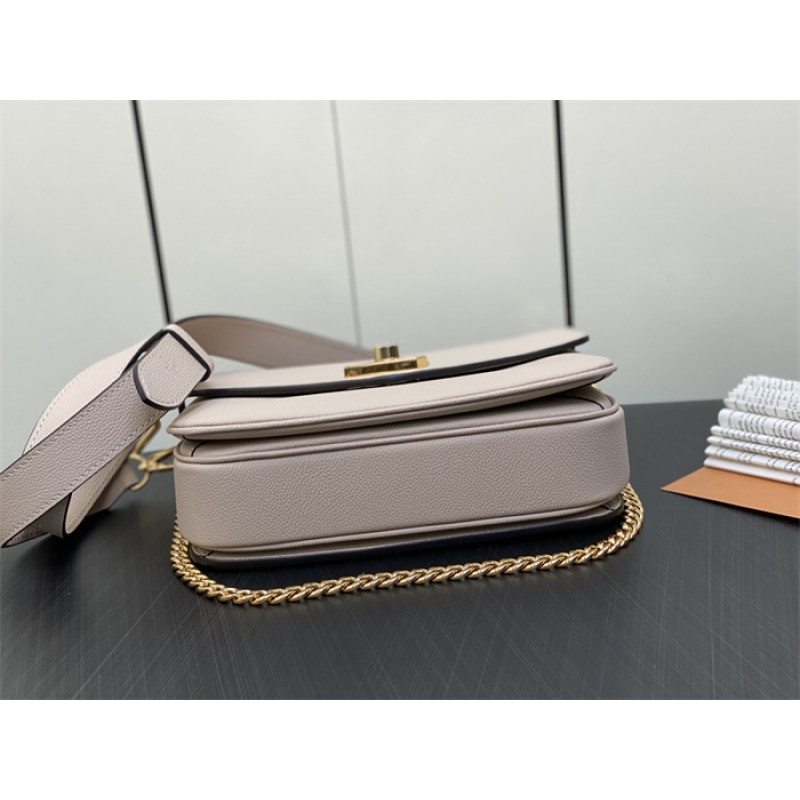 Louis Vuitton Oxford Lockme Leather Handbag M22792