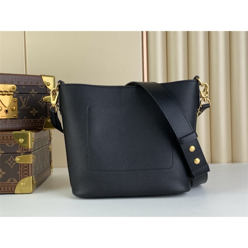 Louis Vuitton Grained calf leather Lock and Walk Lockme Handbag M24006