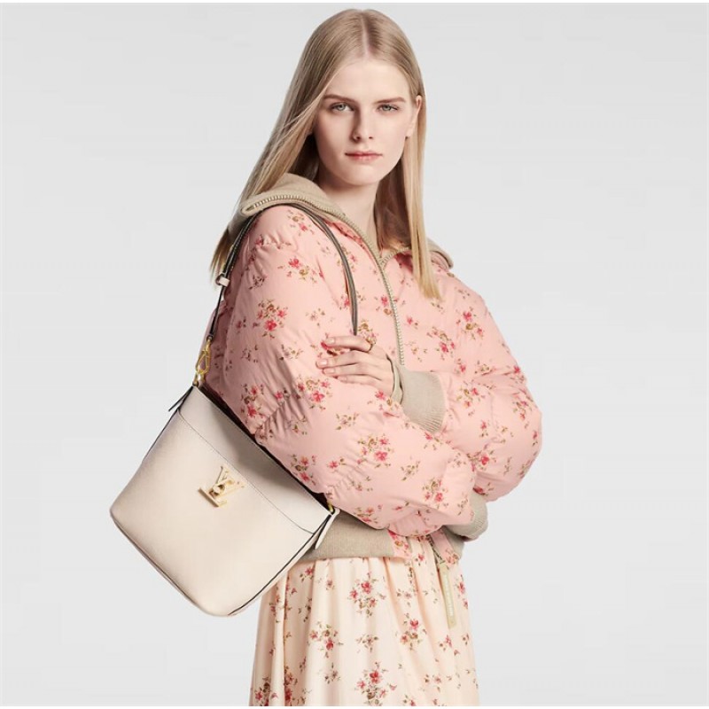 Louis Vuitton Grained calf leather Lock and Walk Lockme Handbag M24638