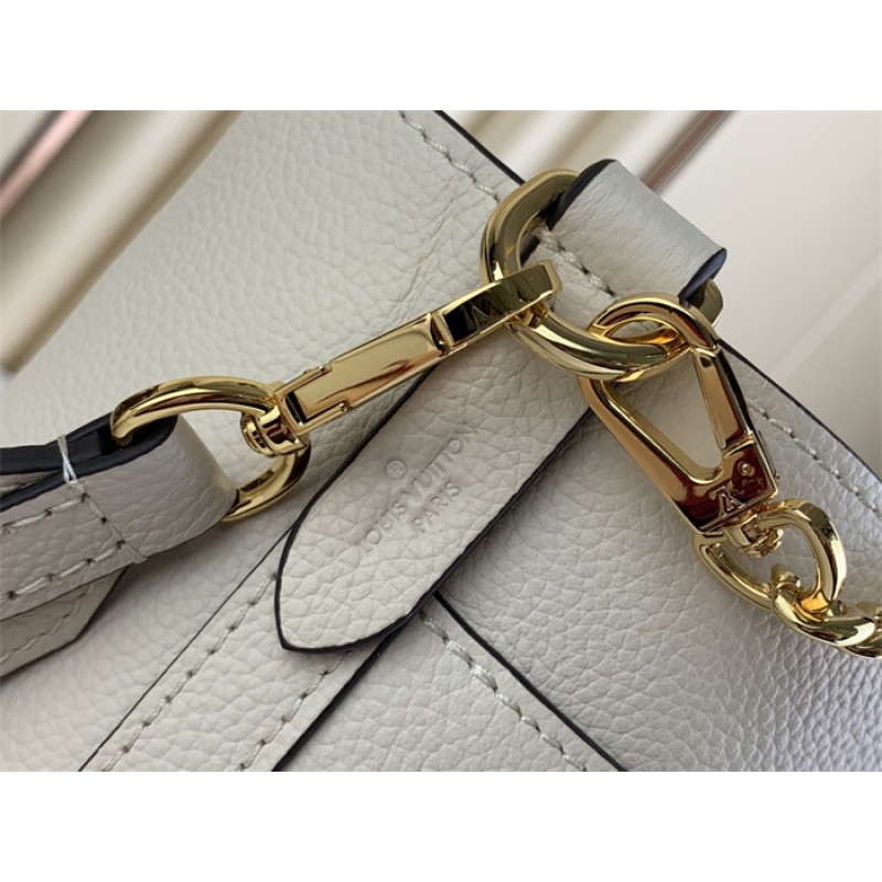 Louis Vuitton Grained calf leather Lock and Walk Lockme Handbag M24638