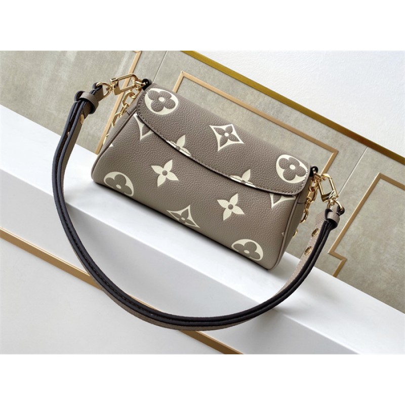 Louis Vuitton Favorite Monogram Empreinte Leather Handbag M45836