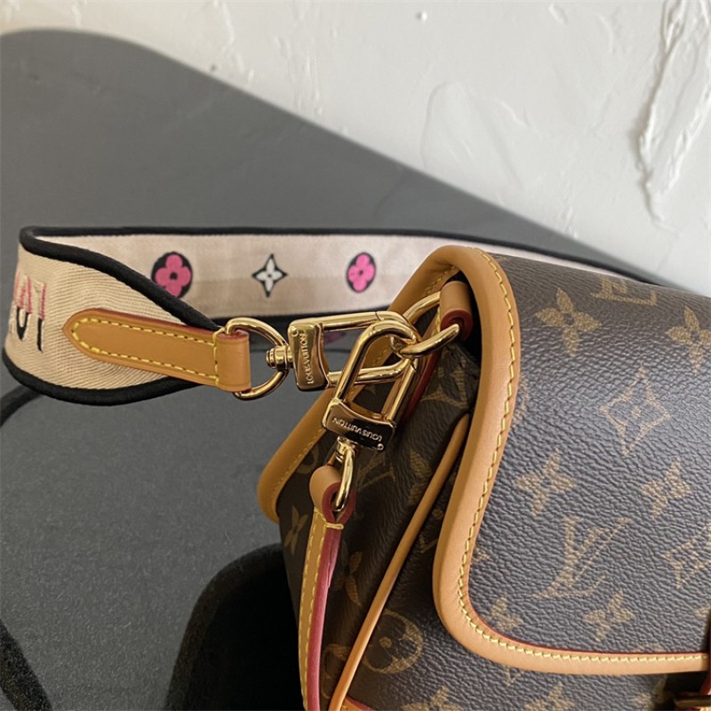 Louis Vuitton Diane monogram handbag M45985