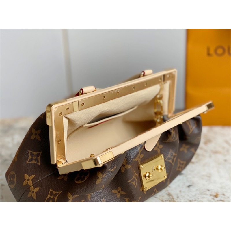 Louis Vuitton Monogram Clutch Monogram Handbag M46544