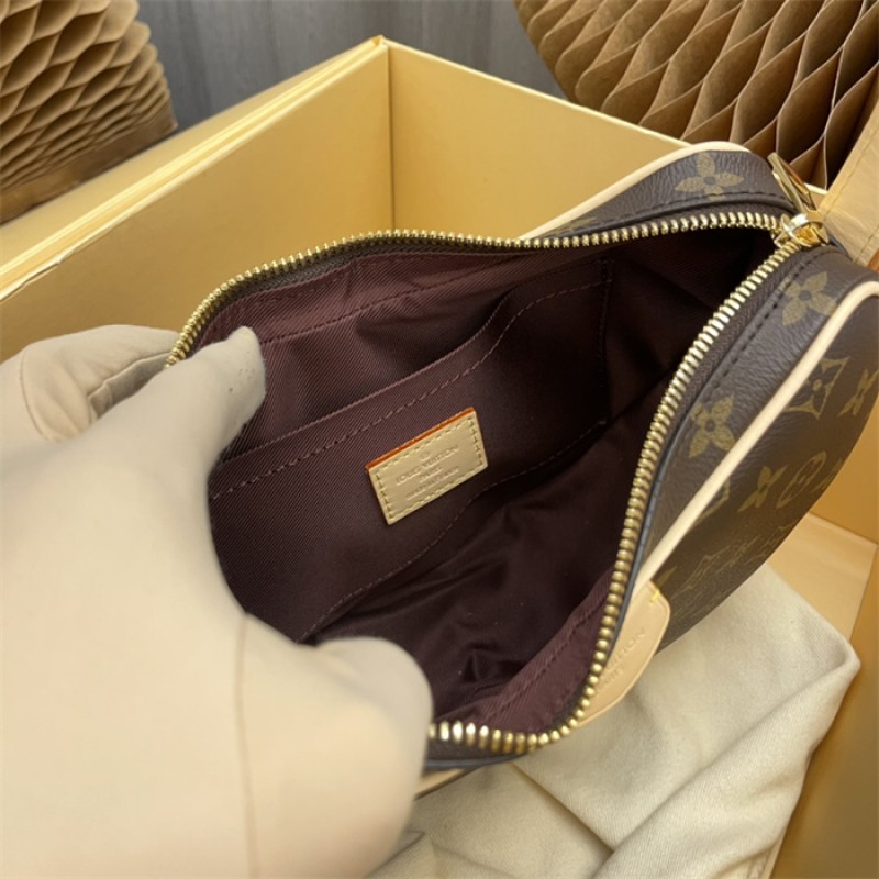 Louis Vuitton Croissant MM Monogram Handbag M46828