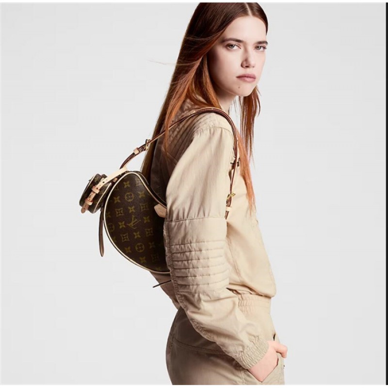 Louis Vuitton Croissant MM Monogram Handbag M46828