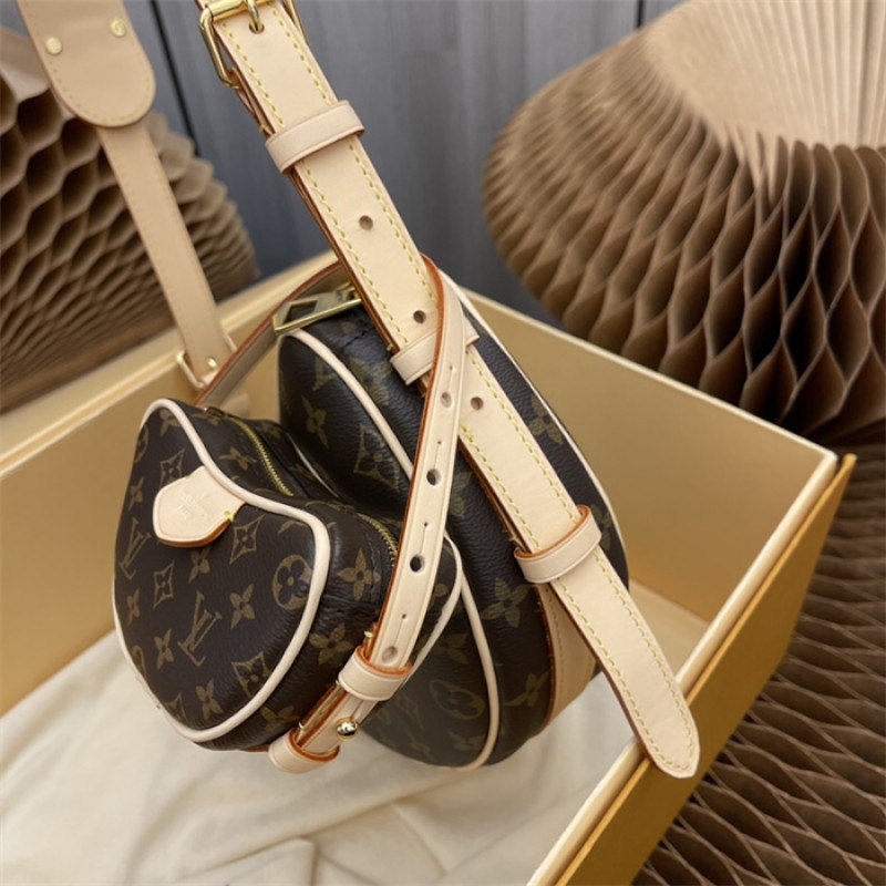 Louis Vuitton Croissant MM Monogram Handbag M46828