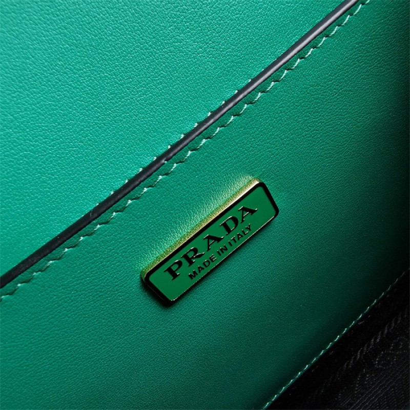 Prada Emblème Saffiano shoulder bag 1BD320 Green