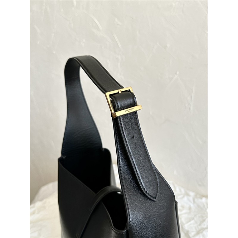 Saint Laurent Small LE 5 A 7 Supple Handbag in Grained Leather 713938AAAUQ1000