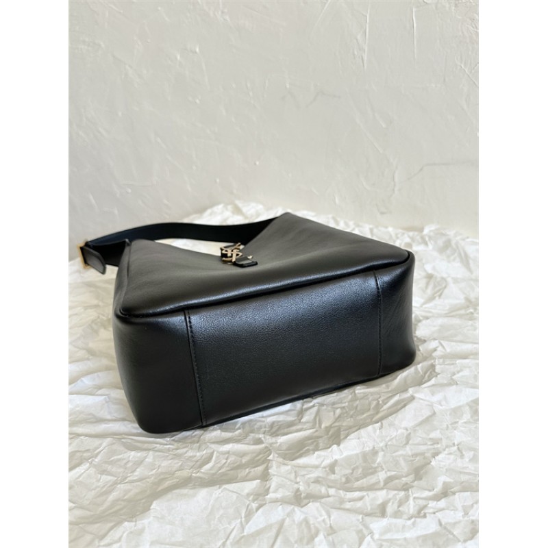 Saint Laurent Small LE 5 A 7 Supple Handbag in Grained Leather 713938AAAUQ1000