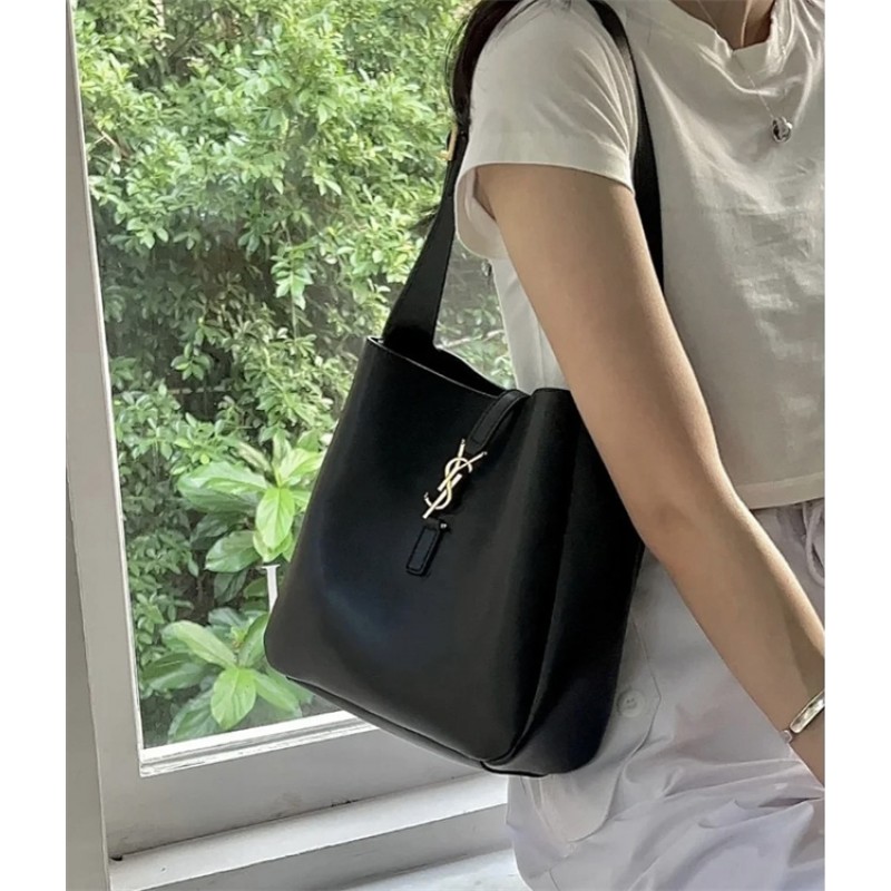 Saint Laurent Small LE 5 A 7 Supple Handbag in Grained Leather 713938AAAUQ1000