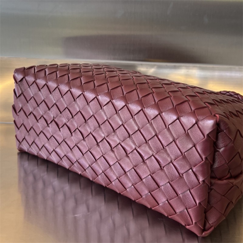 Bottega Veneta Women’s Medium Andiamo Handbag 766016Barolo