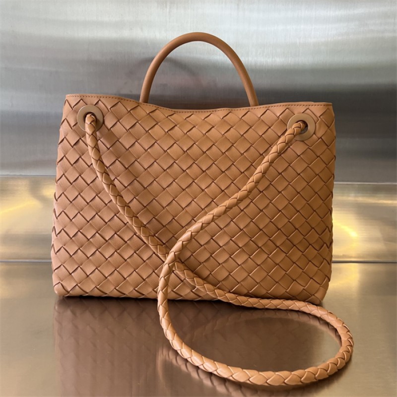 Bottega Veneta Women’s Medium Andiamo Handbag 766016Caramel