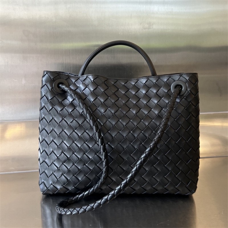 Bottega Veneta Women’s Medium Andiamo Handbag 766016Black