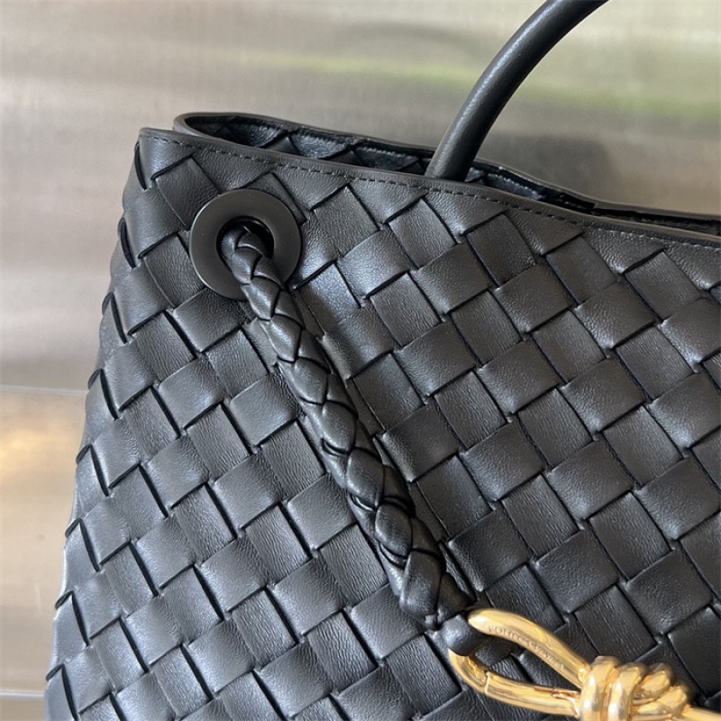 Bottega Veneta Women’s Medium Andiamo Handbag 766016Black