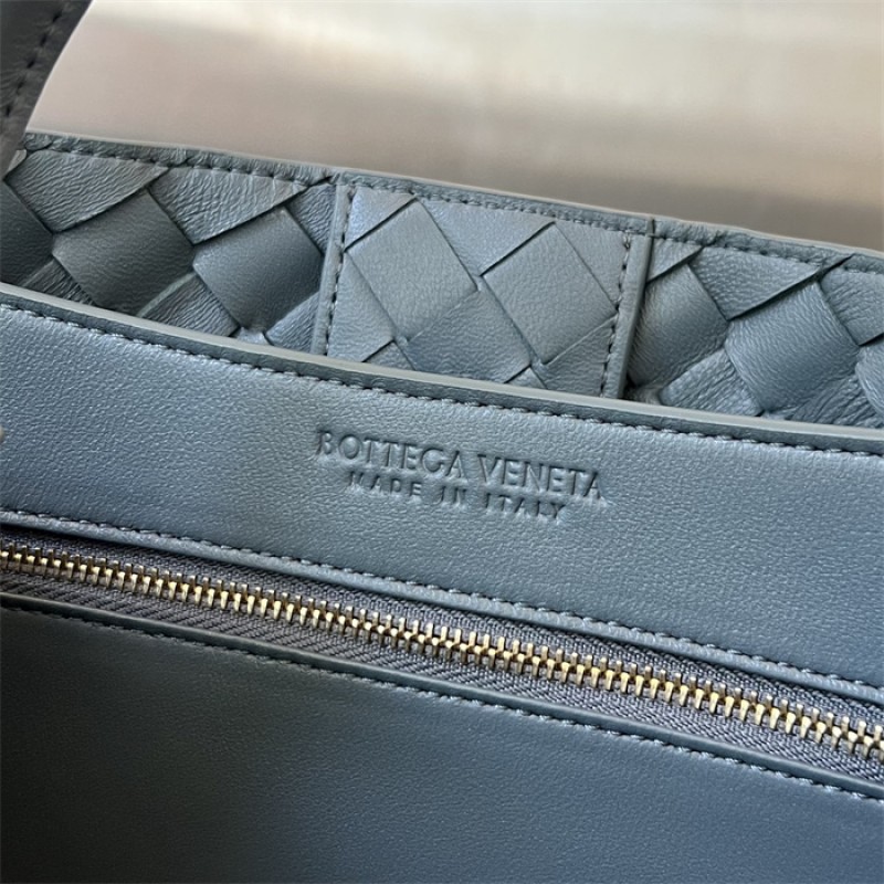 Bottega Veneta Women’s Medium Andiamo Handbag 766016Slate